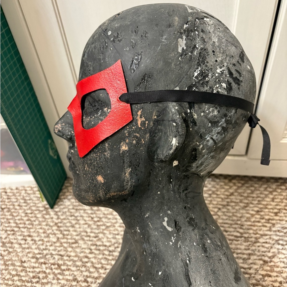 Red Superhero Mask - Picture 4 of 8